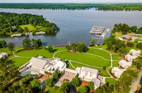Resort at lake blackshear - From any vantage at Lake Blackshear Resort & Golf Club, the view of 8,000-acre Lake Blackshear certainly is breathtaking. With a stunning lake and garden view, Cordelia's serves breakfast, lunch and dinner. Named …